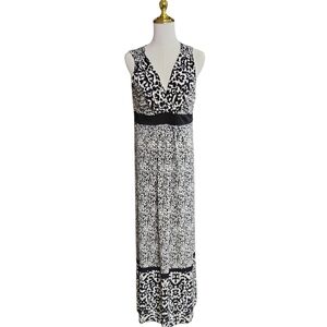 Soma Black and White Maxi Dress with Timeless Elegance